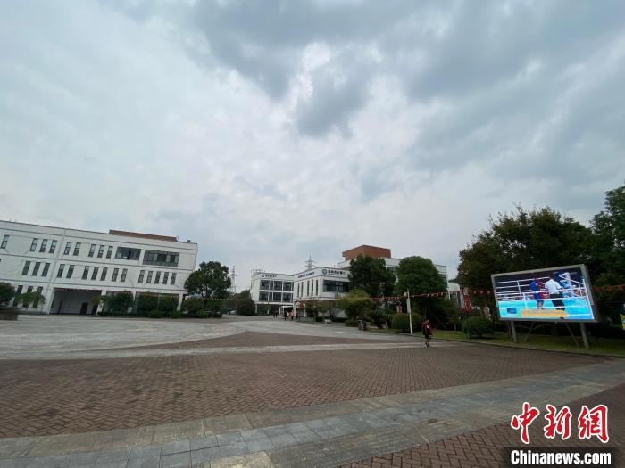 寧波市第二少年兒童業(yè)余體育學(xué)校?！×植?攝