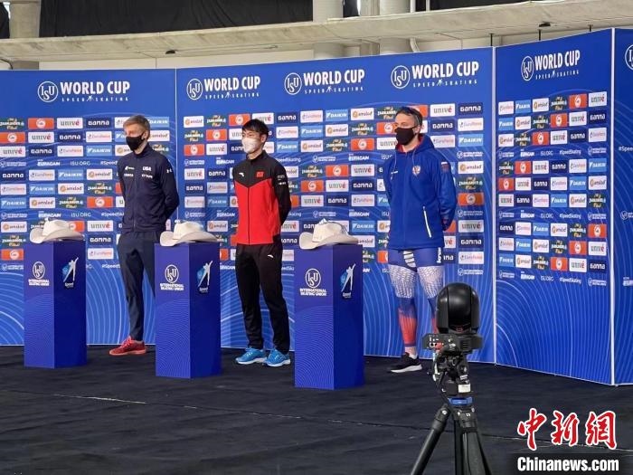 我國速滑在國際大賽上取得的第一個(gè)男子1000米金牌。　黑龍江省體育局提供