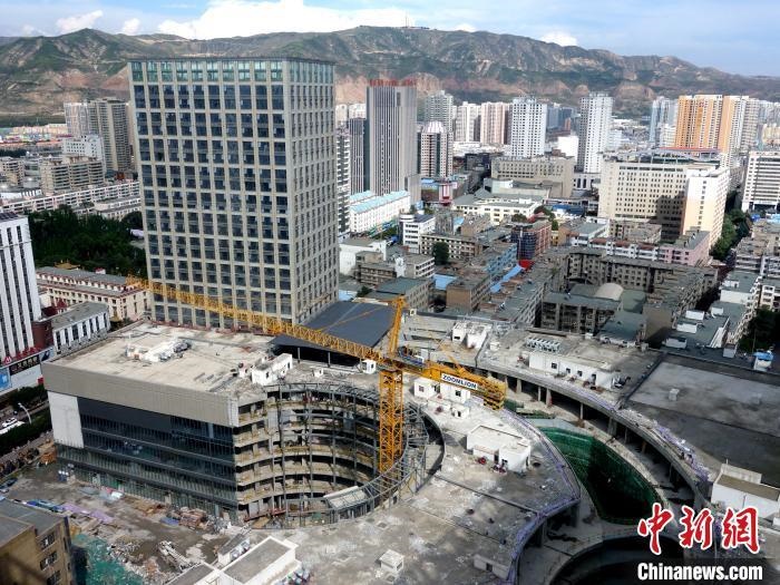 資料圖：城中區(qū)某商品住宅樓。 孫睿 攝