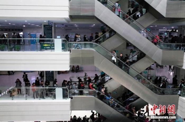 資料圖：某醫(yī)院門診樓。 <a target='_blank' href='/'>中新社</a>記者 殷立勤 攝
