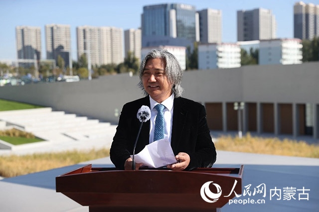 全國政協(xié)副秘書長、民盟中央專職副主席、中國美術(shù)館館長、中國城市雕塑家協(xié)會(huì)主席吳為山開幕致辭。王劭凱攝