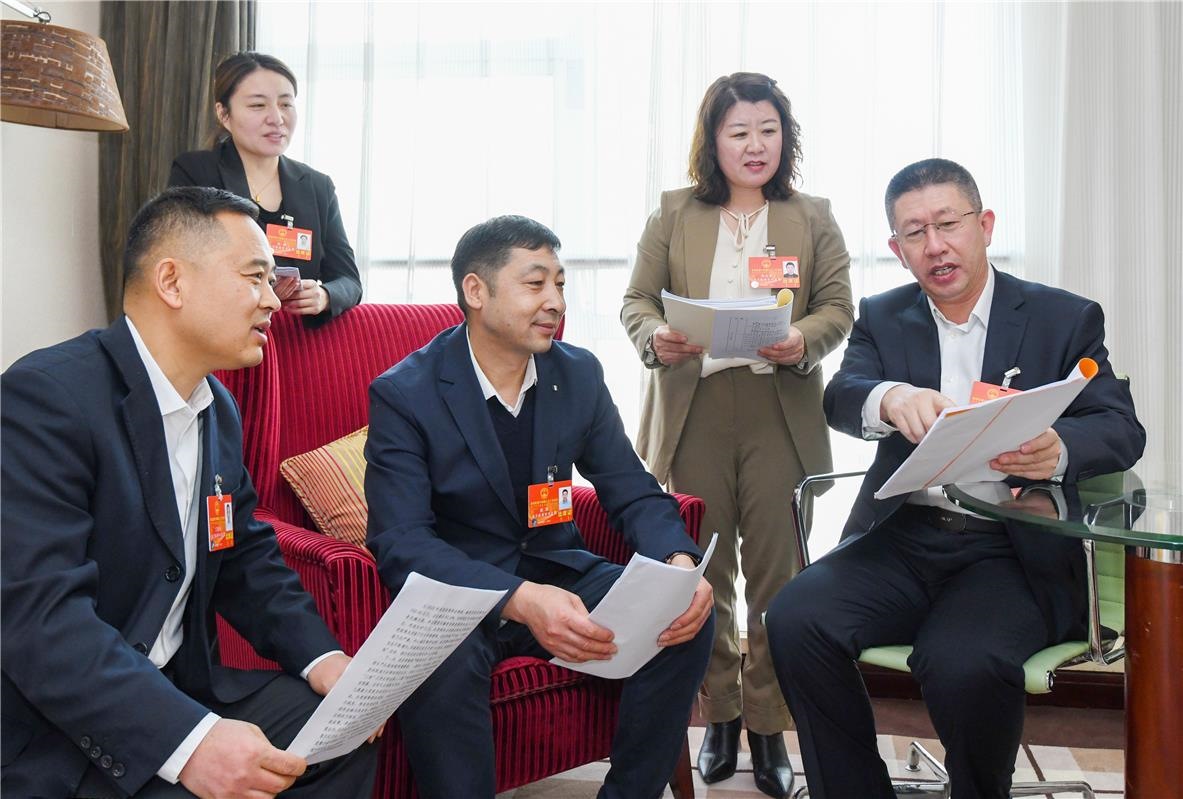 奮進(jìn)2024｜代表來了！自治區(qū)十四屆人大二次會(huì)議召開在即