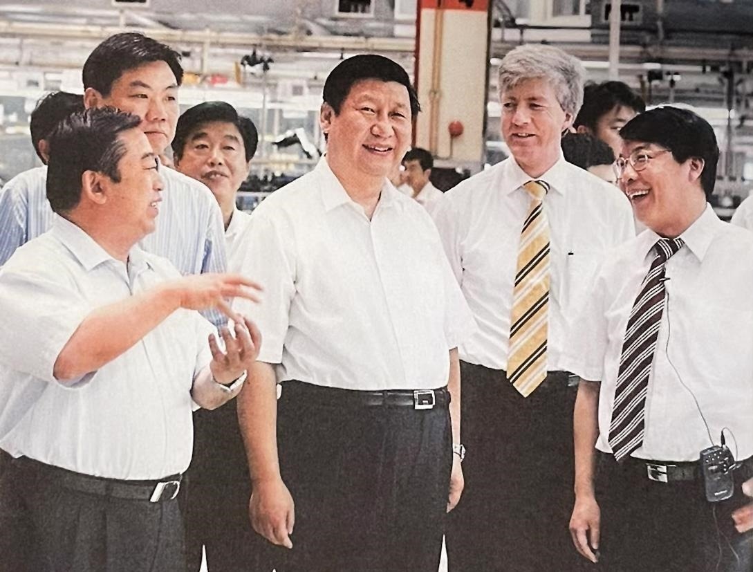 2007年7月，習(xí)近平調(diào)研上海大眾汽車有限公司。