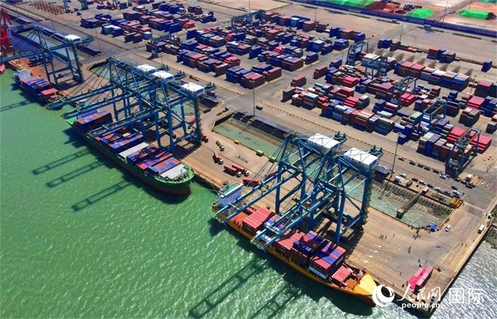 黃驊港綜合港區(qū)航拍圖。人民網(wǎng) 周博攝