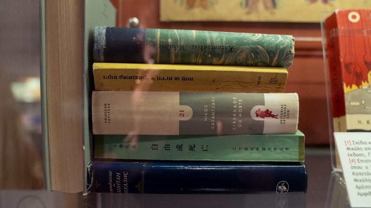 《自由或死亡》是卡贊扎基斯第一部被翻譯成中文的作品，希臘名為《米卡尼船長》，“米卡尼”正是他父親的名字。人民網(wǎng)記者 葛泰佚攝