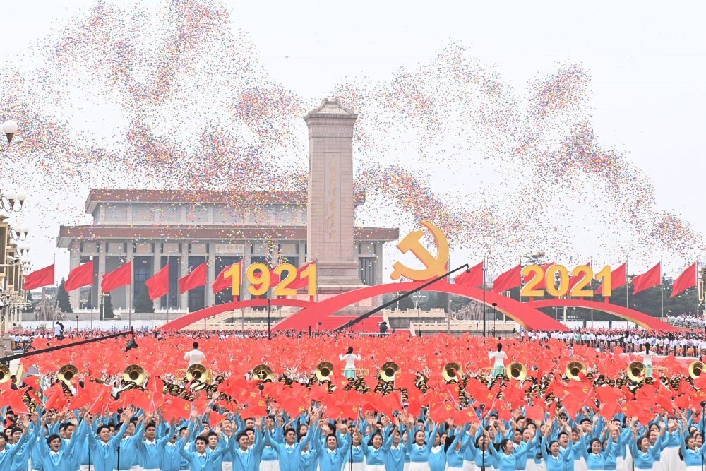 2021年7月1日上午，慶祝中國(guó)共產(chǎn)黨成立100周年大會(huì)在北京天安門廣場(chǎng)隆重舉行。這是慶祝大會(huì)現(xiàn)場(chǎng)放飛氣球。新華社記者 李尕 攝