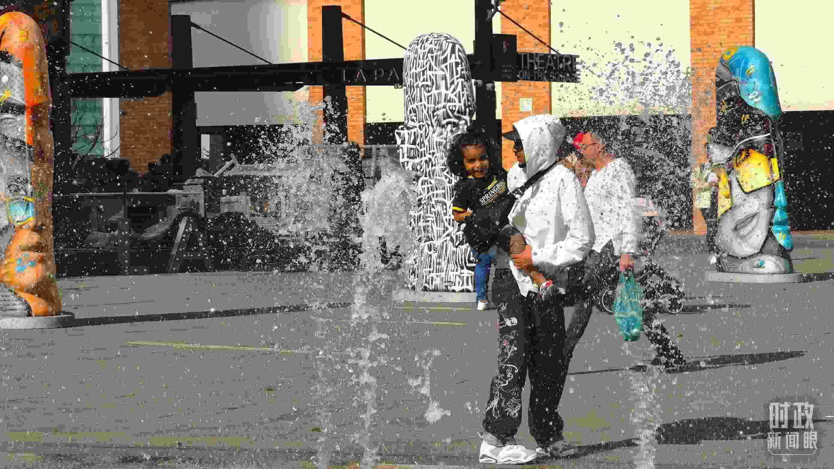 △約翰內(nèi)斯堡街頭。（總臺(tái)央視記者韓銳拍攝）