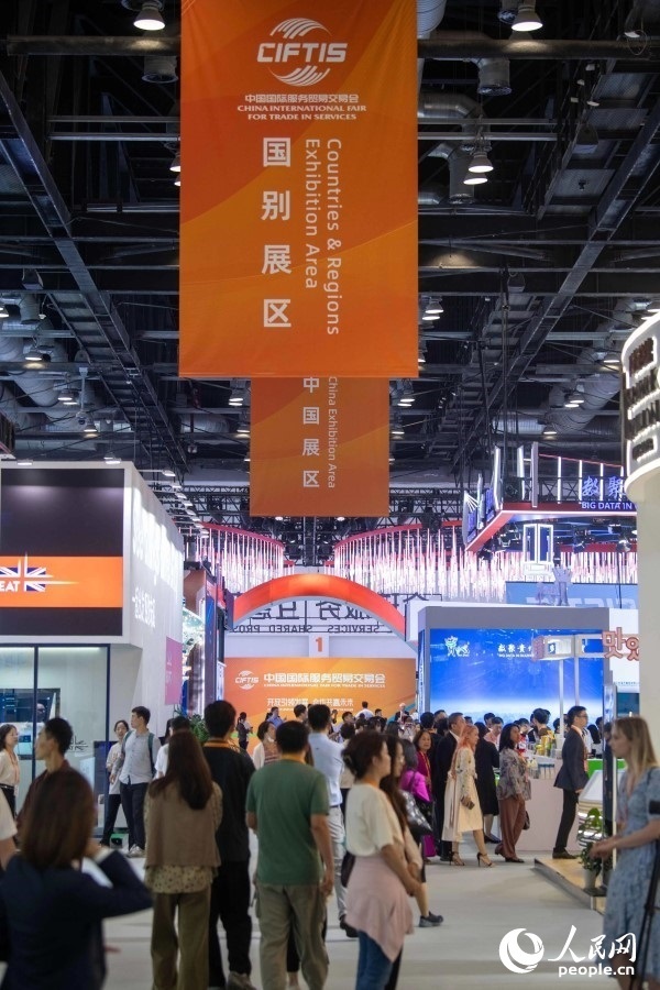 9月2日，服貿(mào)會國別展區(qū)，人流如潮。人民網(wǎng)記者 翁奇羽攝