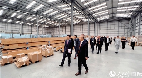 圖為旗艦倉現(xiàn)場。人民網(wǎng) 郭錦標(biāo)攝