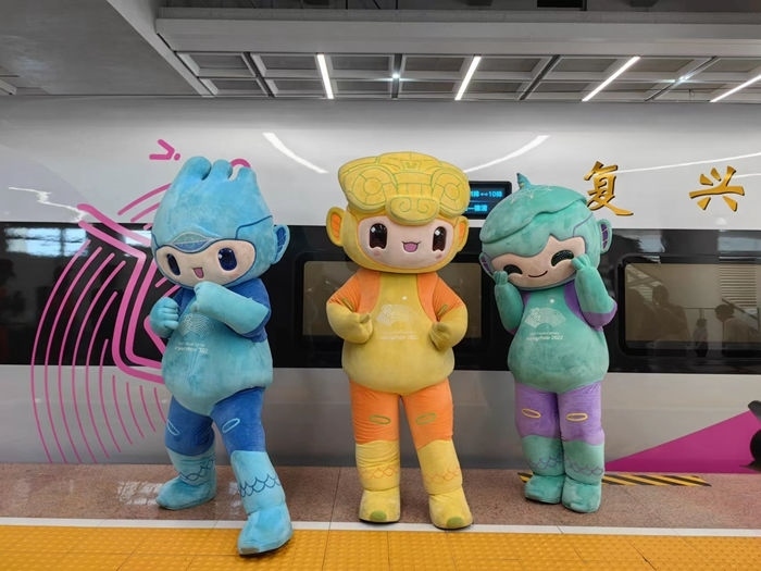 復(fù)興號(hào)亞運(yùn)智能動(dòng)車(chē)組列車(chē)車(chē)廂。上海鐵路局融媒體中心供圖