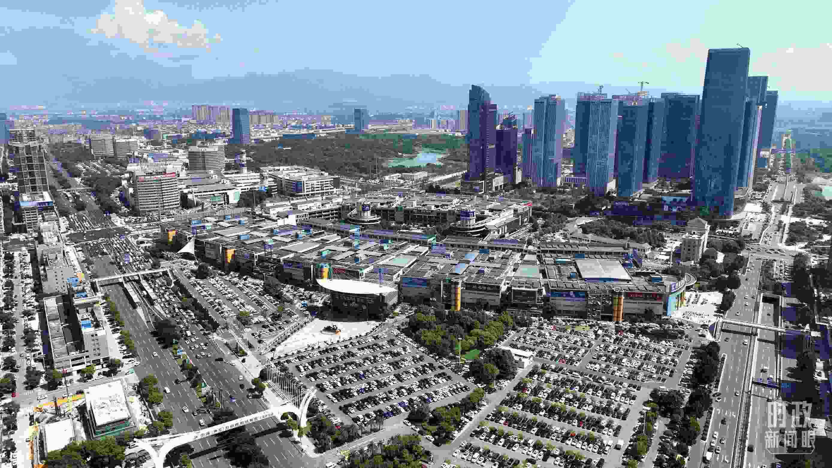 △義烏國際商貿(mào)城航拍。（總臺央視記者羅瀟拍攝）