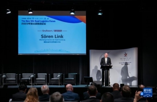 9月21日，在德國杜伊斯堡，杜伊斯堡市市長澤倫·林克出席2023新絲路物流論壇并致辭。新華社記者 張帆 攝