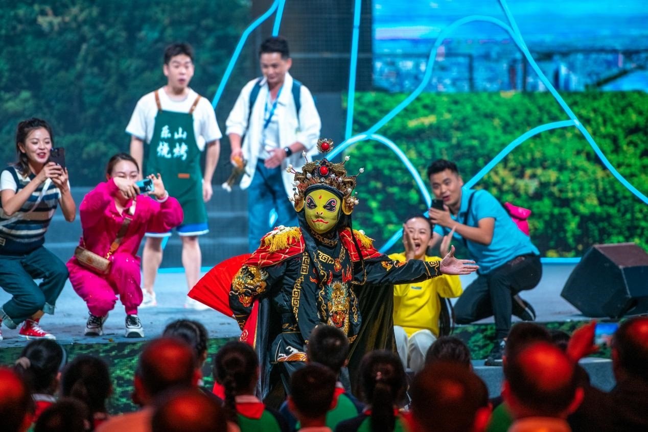 現(xiàn)場演出。樂山市委宣傳部供圖