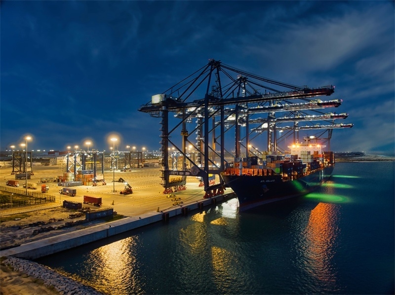 萊基港實(shí)行7×24小時裝卸作業(yè)機(jī)制。受訪者供圖