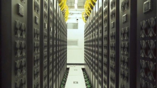 貴安超算中心內(nèi)的機房。人民網(wǎng) 陽茜攝