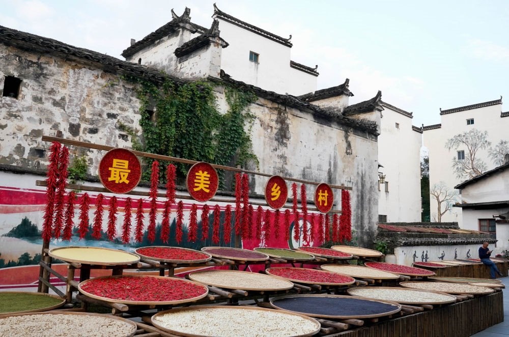 婺源縣王村石門自然村一角（2023年10月11日攝）。