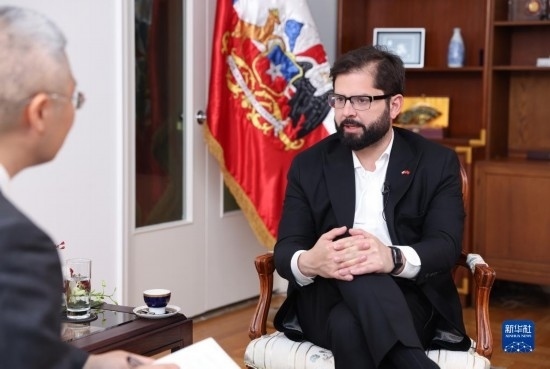 10月17日，智利總統(tǒng)博里奇在北京接受新華社記者專訪。新華社記者 呂帥 攝