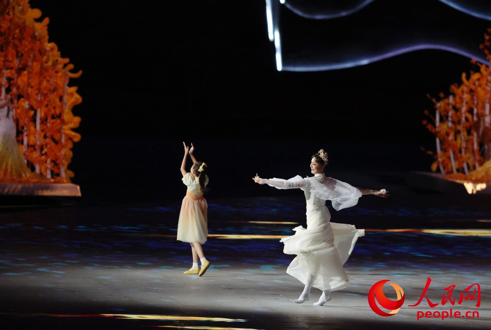 開幕式現(xiàn)場。人民網(wǎng) 周靜圓攝