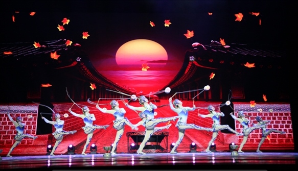 雜技《俏花旦·集體空竹》節(jié)目照。主辦方供圖