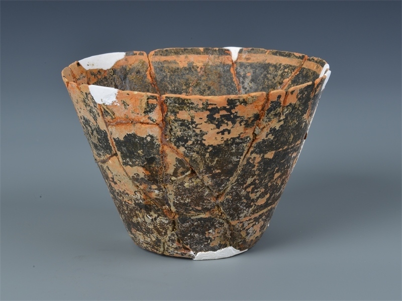 出土的蛋殼彩陶杯。國家文物局供圖