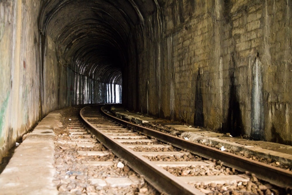 這是2013年3月22日拍攝的河口境內(nèi)的米軌鐵路。