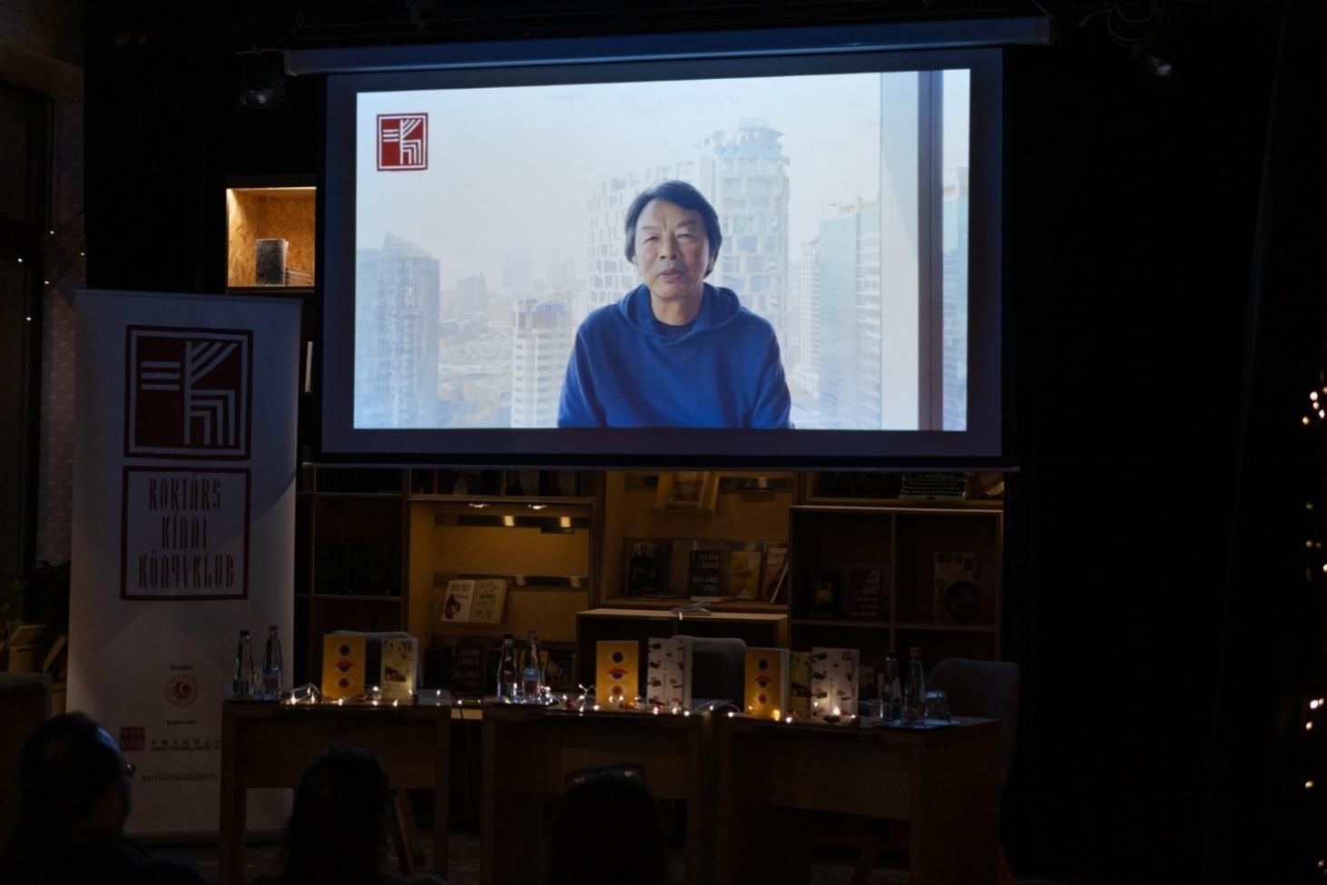 劉震云通過視頻介紹小說。摩爾多瓦尼·巴爾納巴斯攝