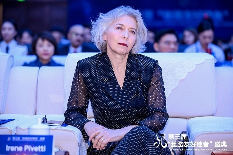 伊雷妮·皮韋蒂參加第三屆“絲路友好使者”盛典頒獎(jiǎng)活動(dòng)。主辦方供圖