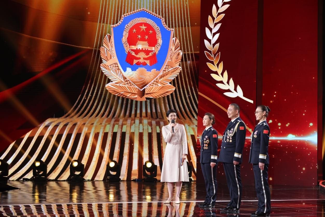 王寧采訪(fǎng)2023“最美基層民警”