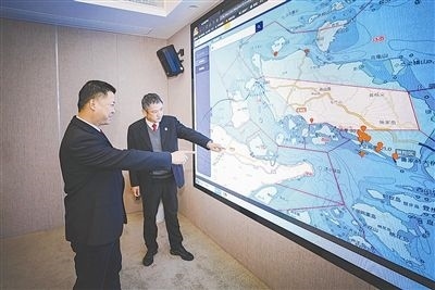 圖③：法官為涉案船舶尋找安全的錨泊地點(diǎn)。