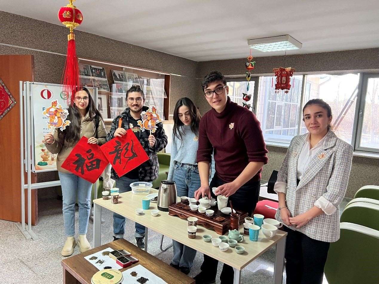 茶藝表演體驗。中東技術(shù)大學(xué)孔院供圖