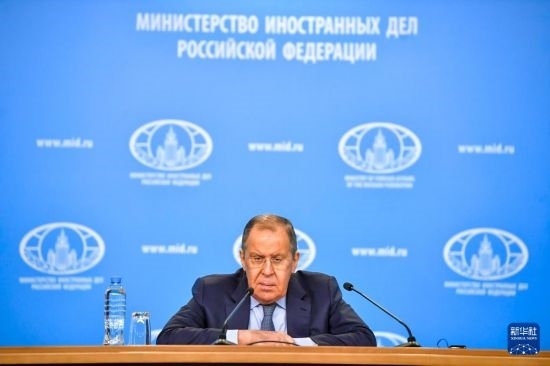 1月18日，在俄羅斯首都莫斯科，俄羅斯外長拉夫羅夫回答記者提問。新華社發(fā)（亞歷山大攝）