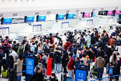 2024年春運(yùn)首日，大興機(jī)場預(yù)計(jì)保障進(jìn)出港旅客13.59萬人次。大興機(jī)場供圖