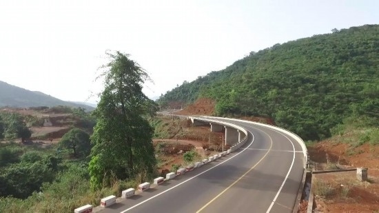 中塞友誼公路。