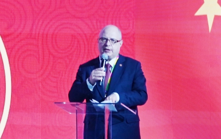 俄羅斯國(guó)家杜馬資產(chǎn)、土地和財(cái)產(chǎn)關(guān)系委員會(huì)主席兼俄中議員友好小組主席加夫里洛夫致辭。主辦方供圖 