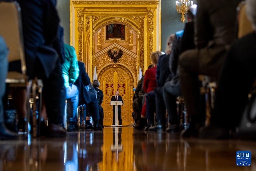 3月20日，俄羅斯總統(tǒng)普京在莫斯科克里姆林宮與其競選團(tuán)隊(duì)代表舉行見面會。新華社記者 曹陽 攝