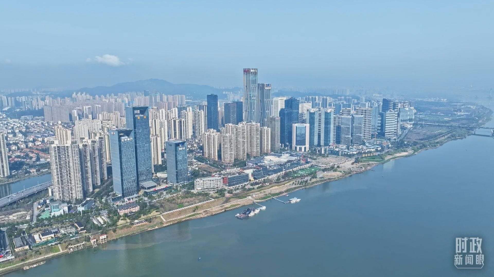 △俯瞰長沙。（總臺(tái)央視記者范凱拍攝）