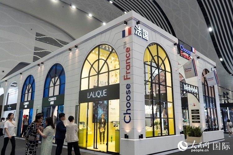 第四屆中國(guó)國(guó)際消費(fèi)品博覽會(huì)法國(guó)國(guó)家館。人民網(wǎng) 常沙攝