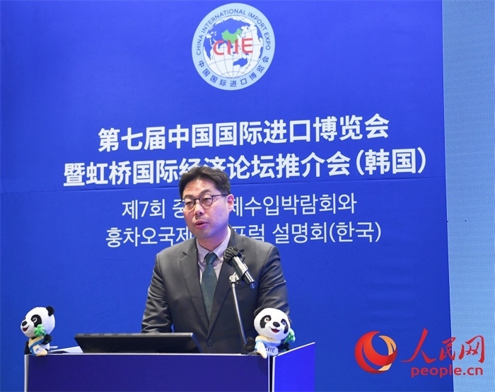 三養(yǎng)方圓集團(tuán)副社長韓世爀發(fā)言。 人民網(wǎng) 程安康攝