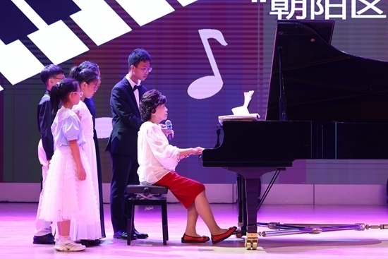 鮑蕙蕎擔(dān)任指導(dǎo)。通過專家的點評