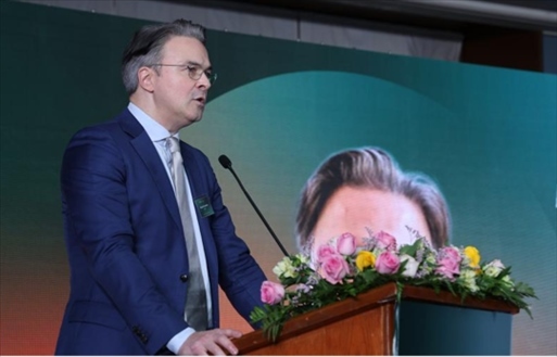 沙特電信Center 3首席戰(zhàn)略官拉斐爾·朱安致辭。中國聯(lián)通沙特公司供圖