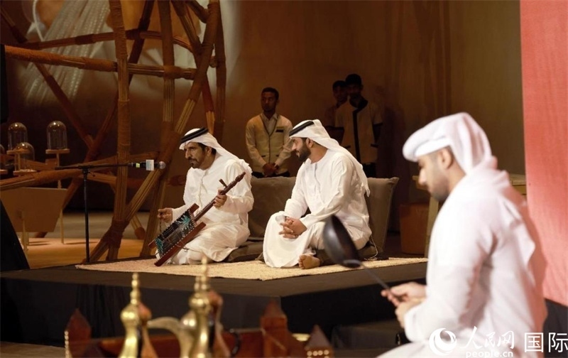 阿拉伯咖啡演示和當(dāng)?shù)匚幕硌?。人民網(wǎng)記者 管克江攝