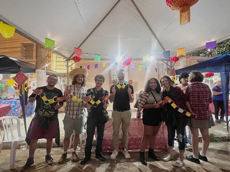 參與者體驗文化碰撞與融合的樂趣。 圣保羅州立大學(xué)孔子學(xué)院供圖