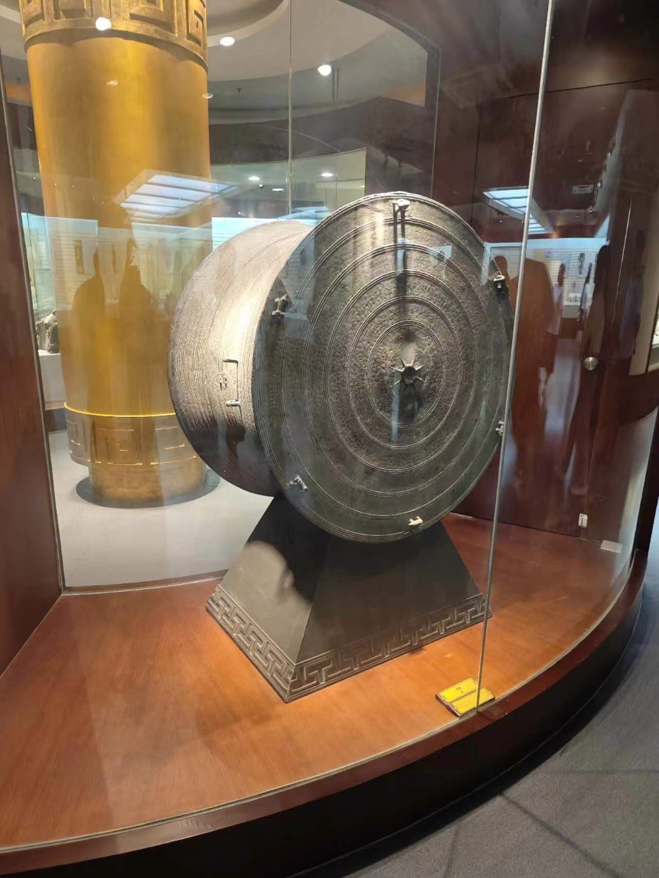 有西南元素的漢代銅鼓。人民網(wǎng)記者 黃鈺攝