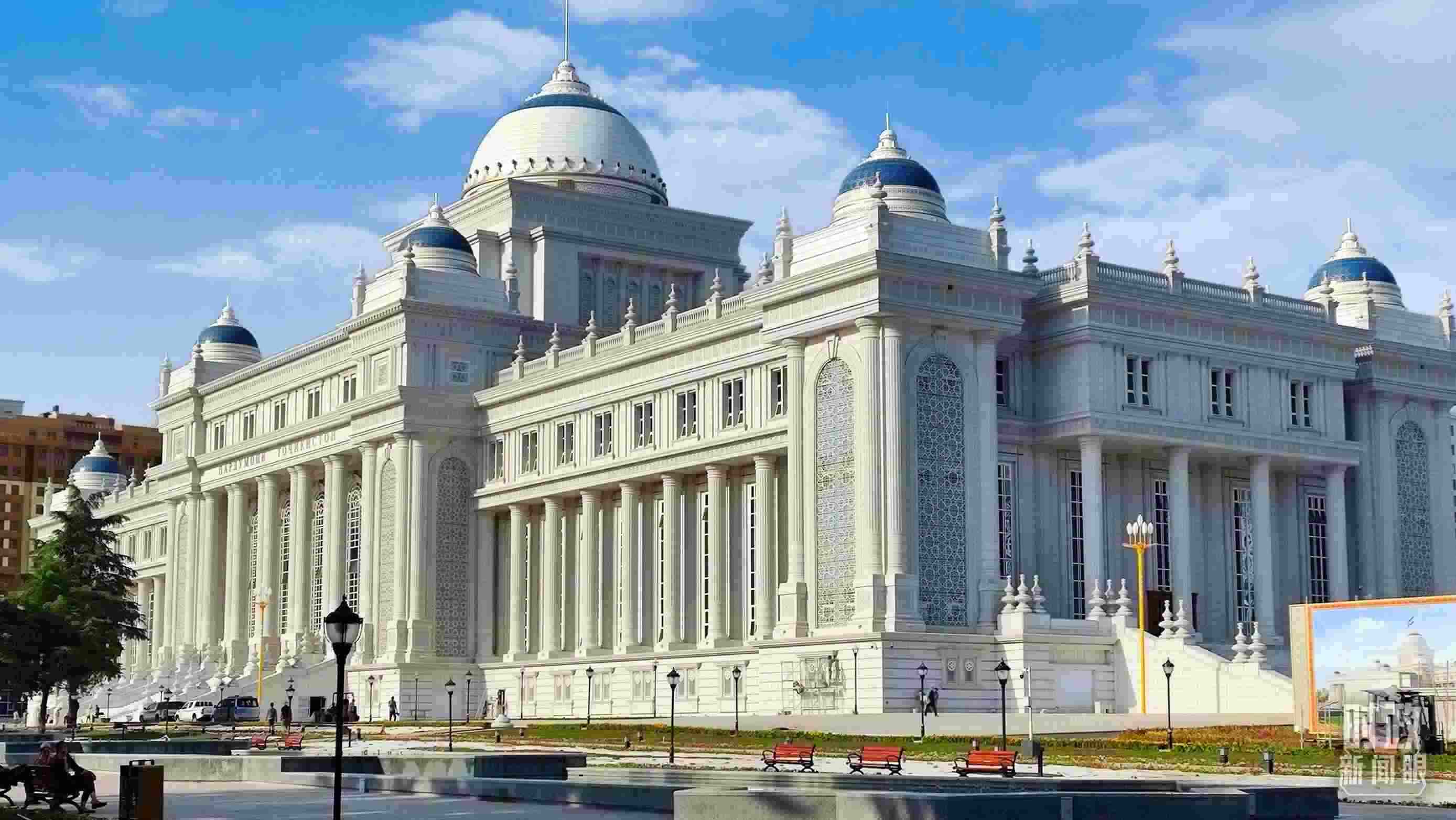 △中方援建塔議會大樓。（總臺記者員志軍拍攝）