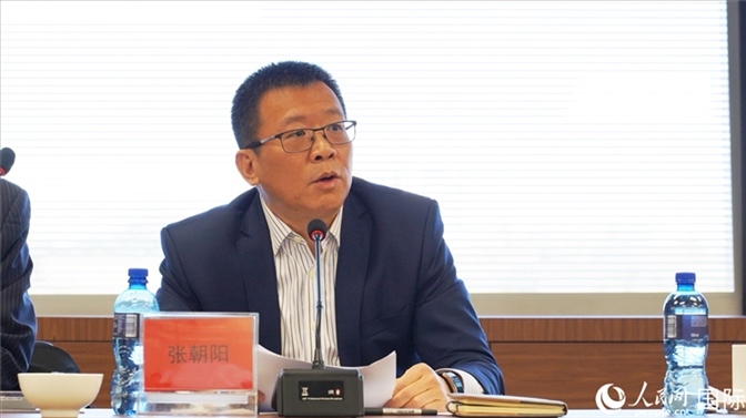 張朝陽代會長做協(xié)會上半年工作匯報(bào)。人民網(wǎng) 劉暢攝