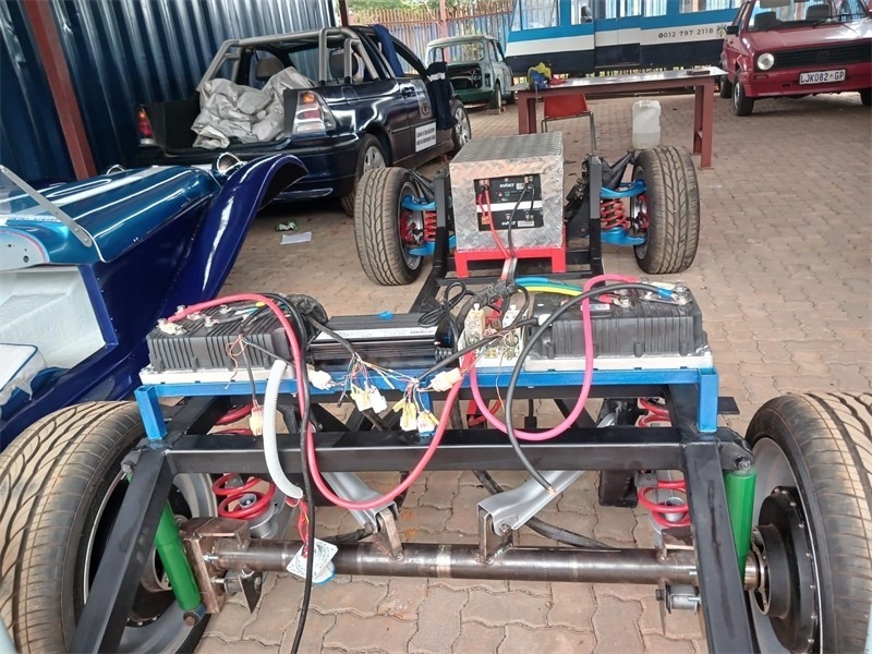 “老爺車”的跟上電動潮流。索尚古夫技術(shù)高中供圖