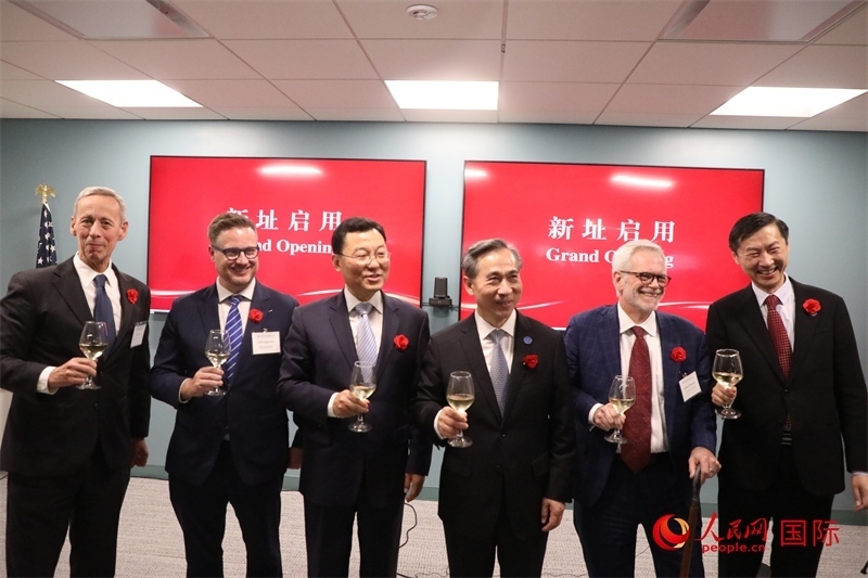 4、美中貿(mào)易全國委員會會長克雷格·艾倫、美國商會高級副會長傅瑞偉等美國工商界代表出席活動。 人民網(wǎng)記者 李志偉攝