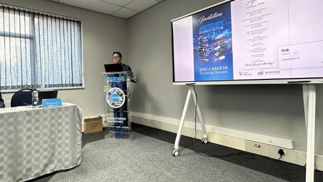 中國(guó)駐南非大使館參贊邱忠義致辭。南中經(jīng)貿(mào)協(xié)會(huì)供圖