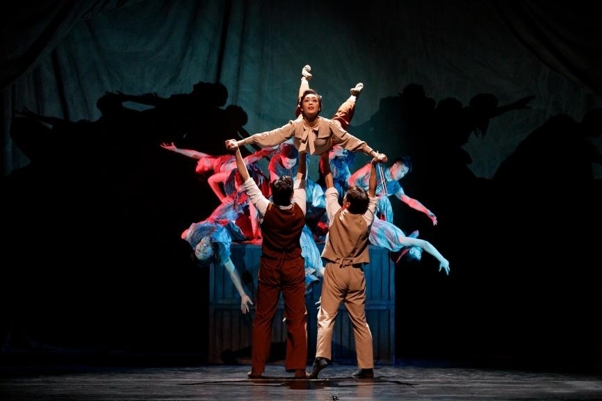 舞劇《熱血當(dāng)歌》演出現(xiàn)場(chǎng)。主辦方供圖