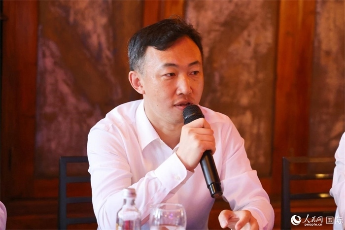 中國駐里約熱內盧代總領事王海濤在座談會上致辭。人民網(wǎng)記者 陳海琪攝